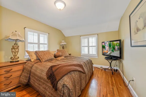 $5,695 | 1913 Woodford Road, Vienna, VA 22182