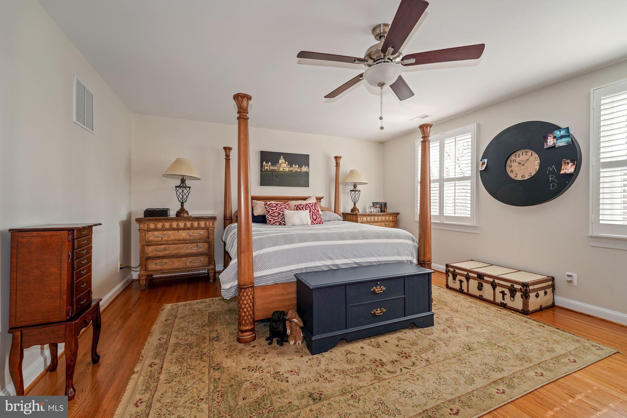 1913 Woodford Road Vienna, VA 22182 - Photo 19 of 44