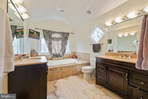 $5,695 | 1913 Woodford Road, Vienna, VA 22182
