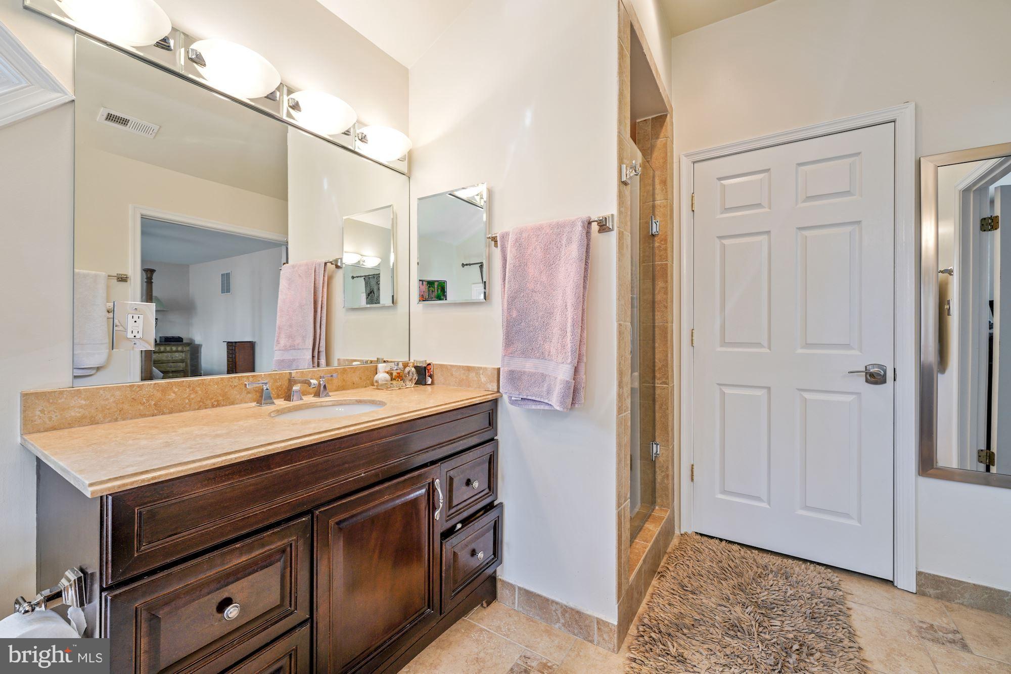 1913 Woodford Road Vienna, VA 22182 - Photo 24 of 44