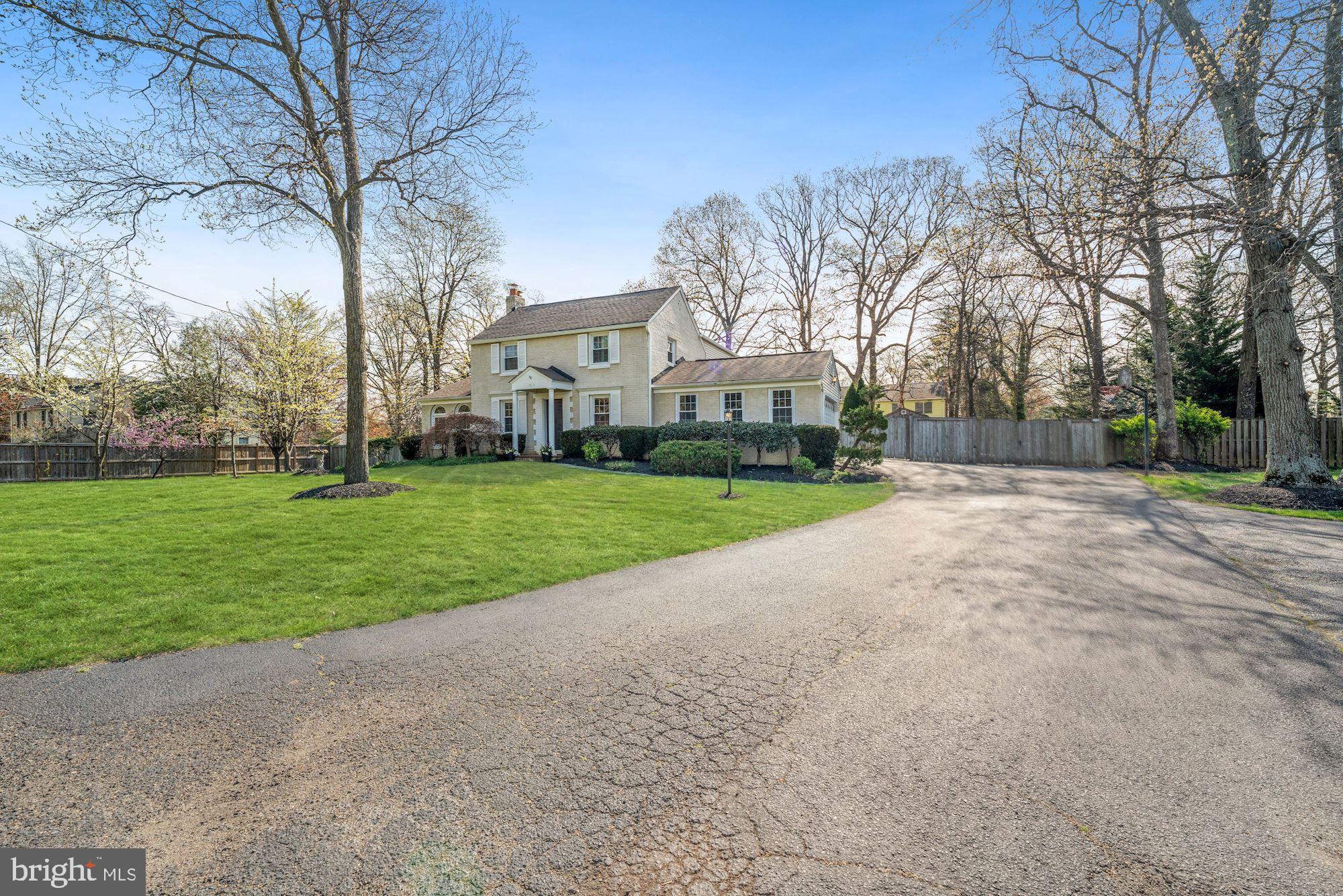 1913 Woodford Road Vienna, VA 22182 - Photo 32 of 44