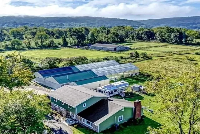 $888,000 | 70 MacKenzie Road, Hampton, NJ 08827