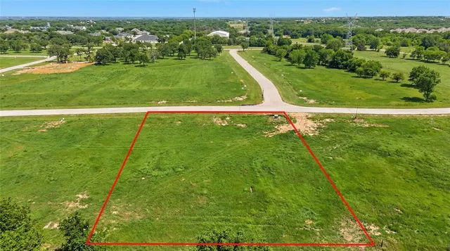 $600,000 | 307 Valerie Way, Copper Canyon, TX 76226