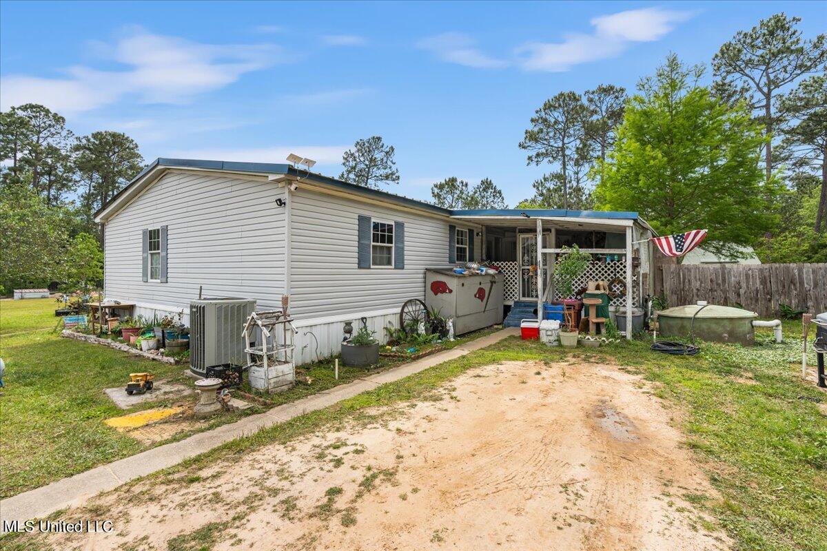18186 Robinson Road Gulfport, MS 39503 - Photo 21 of 28 24-DSC09045