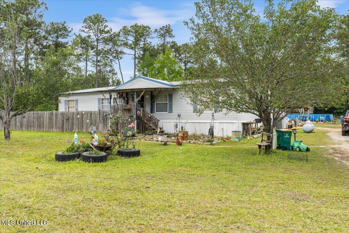 18186 Robinson Road Gulfport, MS 39503 - Photo 4 of 28 01-DSC09010