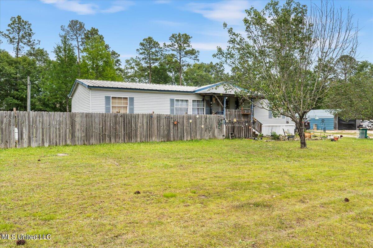 18186 Robinson Road Gulfport, MS 39503 - Photo 5 of 28 04-DSC09025