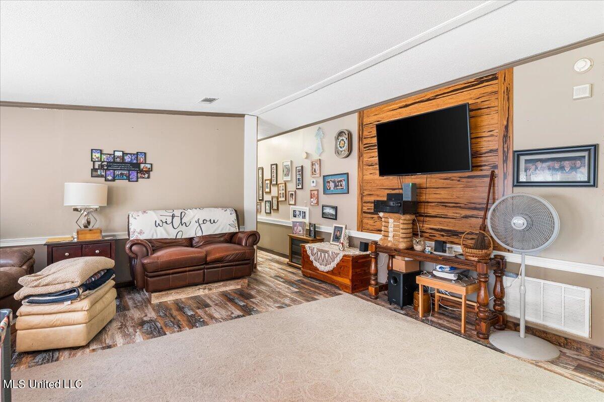 18186 Robinson Road Gulfport, MS 39503 - Photo 7 of 28 11-DSC09136