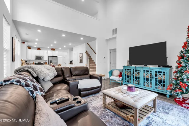 $455,000 | 18 Gulfstream Road, New Egypt, NJ 08533