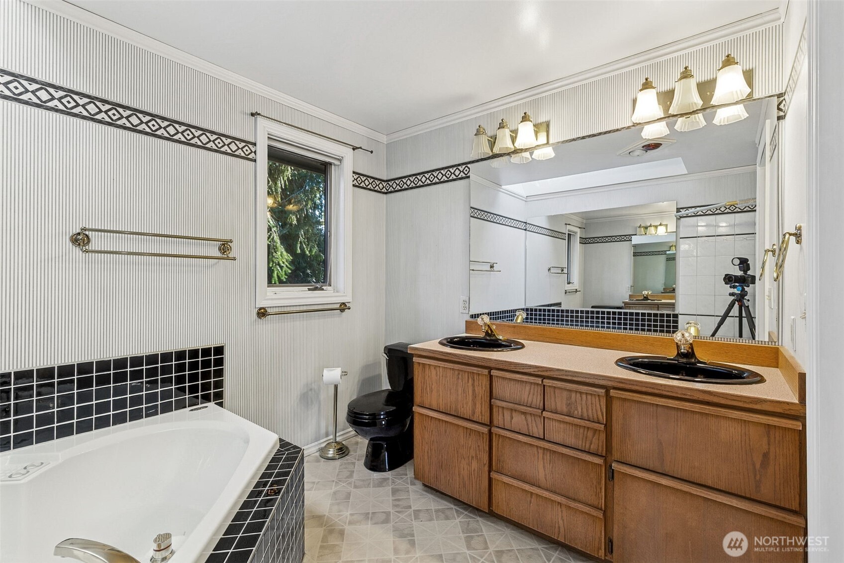 5221 Blvd Ext Road Southeast Olympia, WA 98501 - Photo 15 of 25 a bedroom with a bed and a dresser