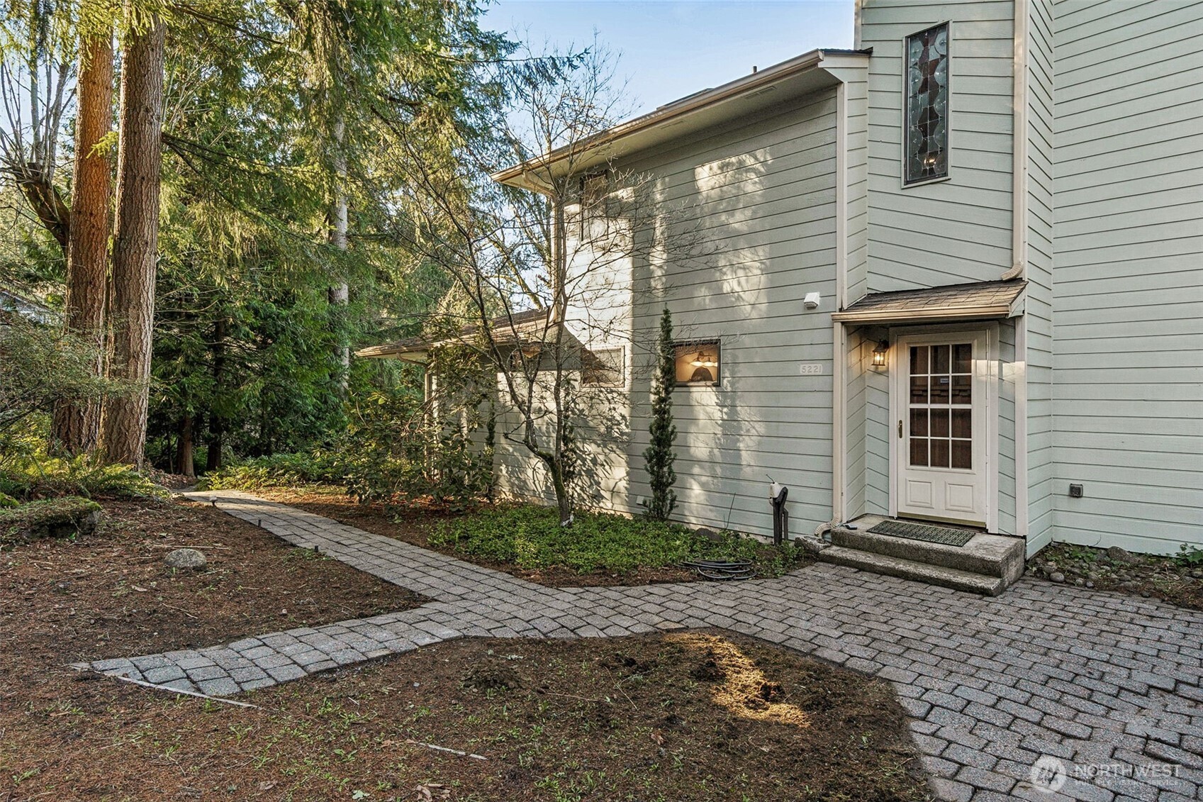 5221 Blvd Ext Road Southeast Olympia, WA 98501 - Photo 23 of 25 a front view of a house