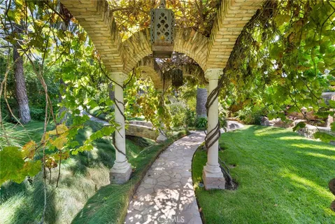 $6,995,000 | 427 La Marina Drive, Camarillo, CA 93010