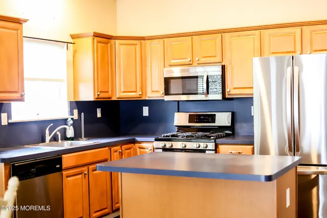 $429,000 | 18 Florian Court, Manchester Township, NJ 08759