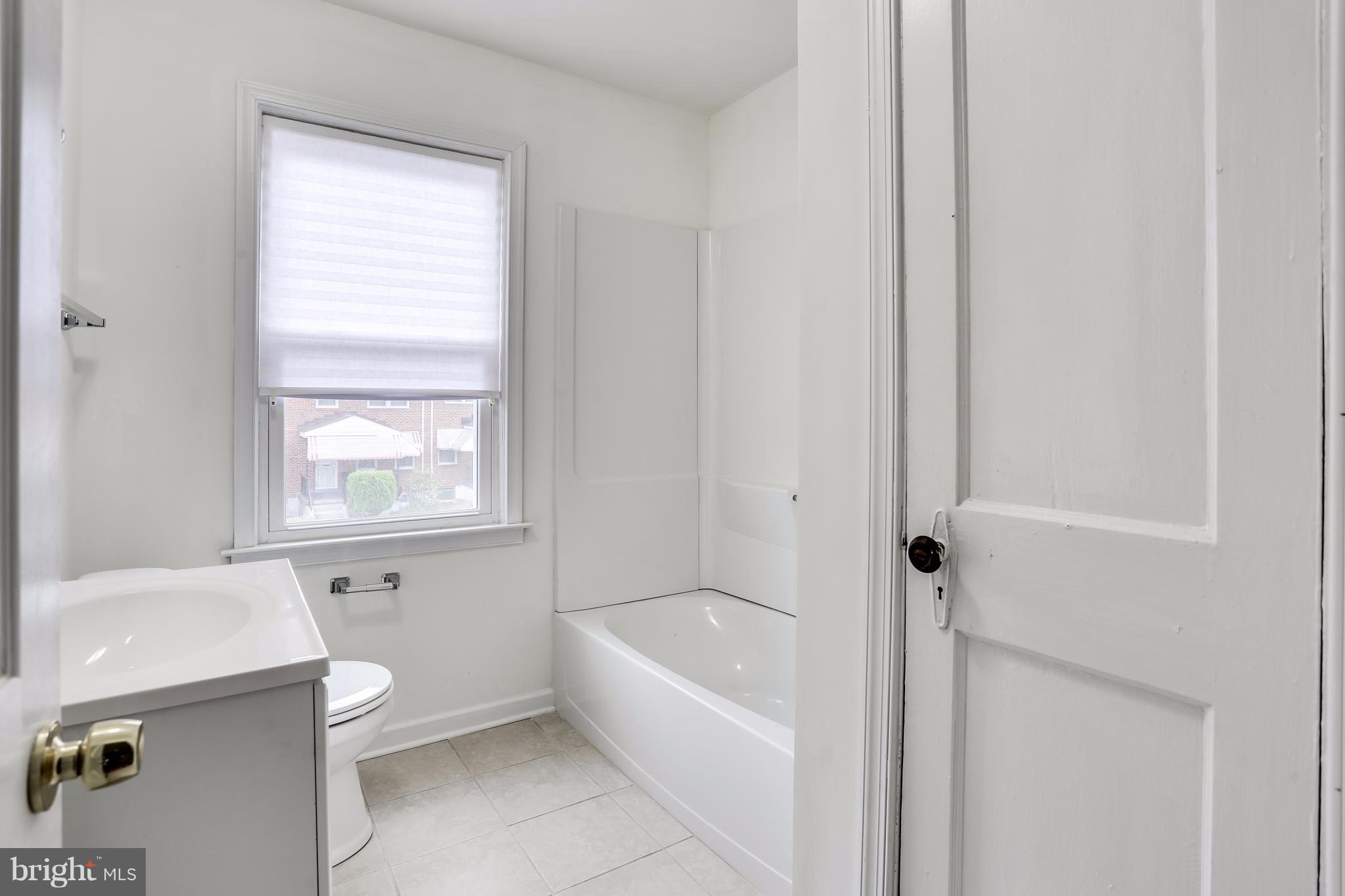 3914 Cedardale Road Baltimore, MD 21215 - Photo 14 of 28 Bath