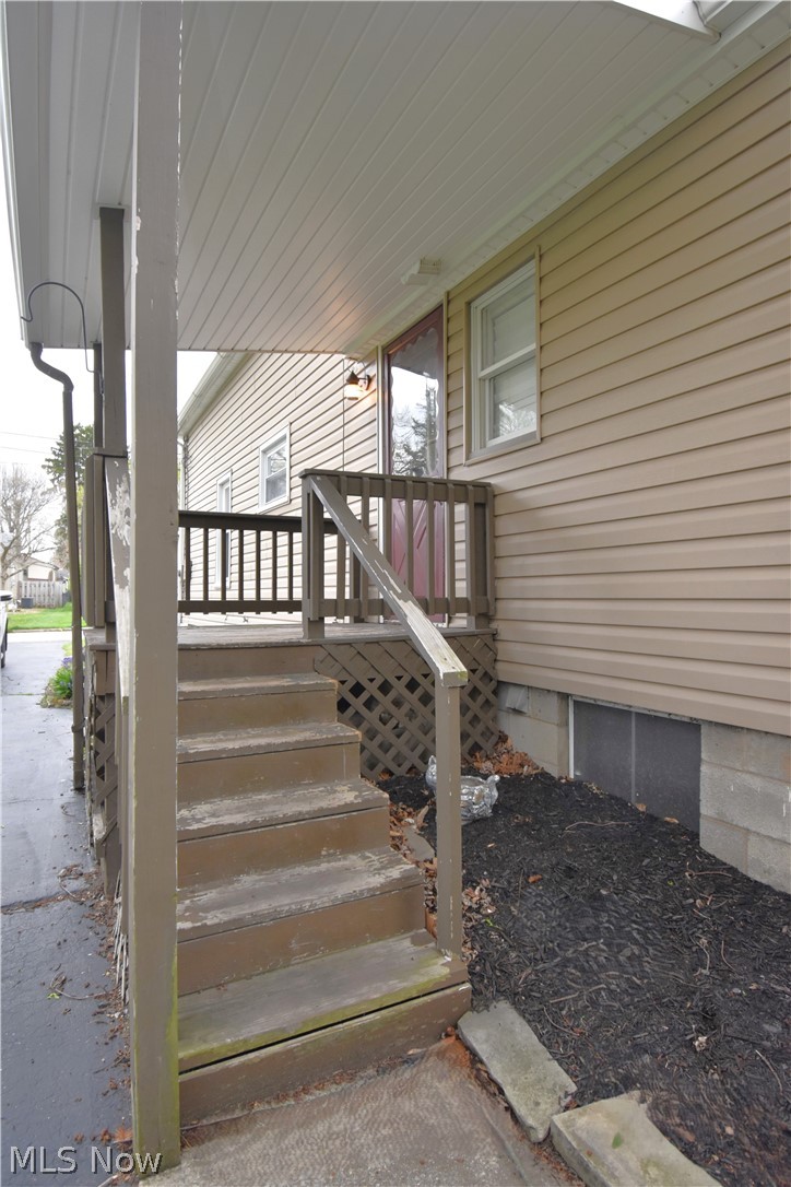 435 Simler Street Hubbard, OH 44425 - Photo 5 of 34