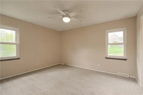 $254,950 | 823 Englewood Street, Lansing, KS 66043