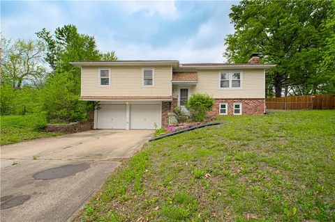 $254,950 | 823 Englewood Street, Lansing, KS 66043