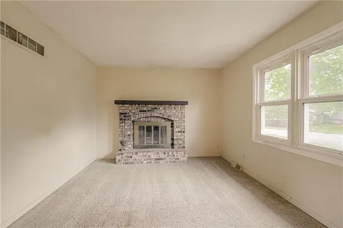 $254,950 | 823 Englewood Street, Lansing, KS 66043