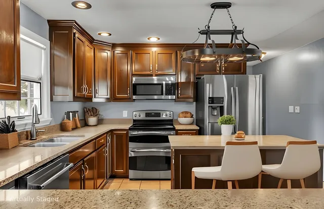 $599,900 | 121 Old Jackson Highway, Leoma, TN 38468