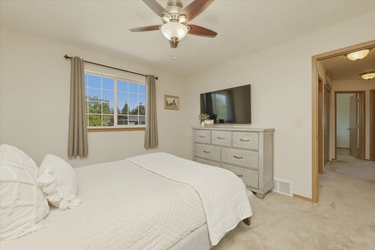 3403 East Buckley Court Mead, WA 99021 - Photo 13 of 31