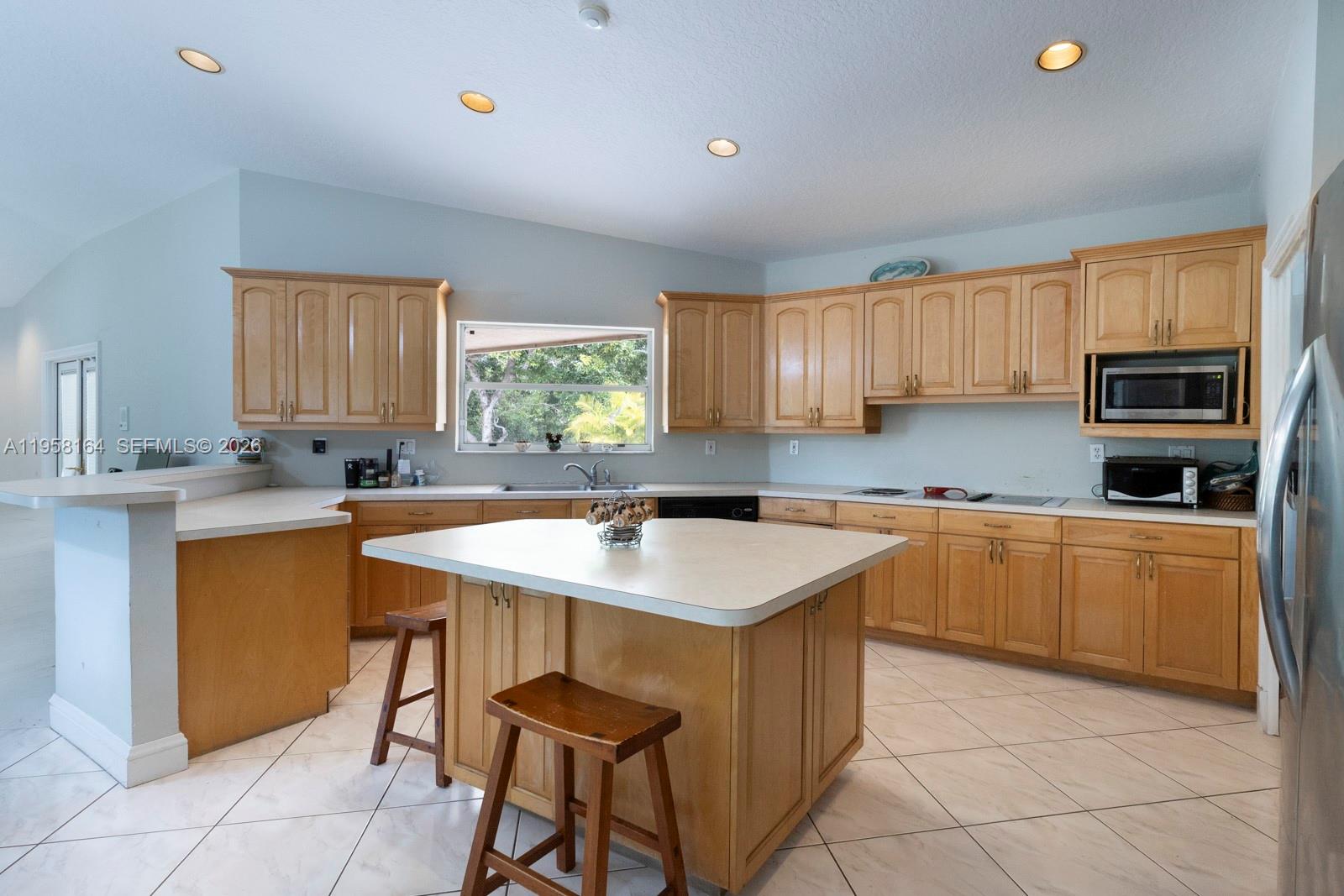 7821 Southwest 129th Terrace Pinecrest, FL 33156 - Photo 12 of 38