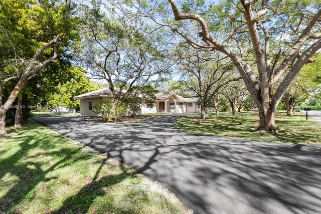 $2,699,000 | 7821 Southwest 129th Terrace, Pinecrest, FL 33156