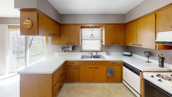 $244,900 | 2418 West Main Street, Albert Lea, MN 56007