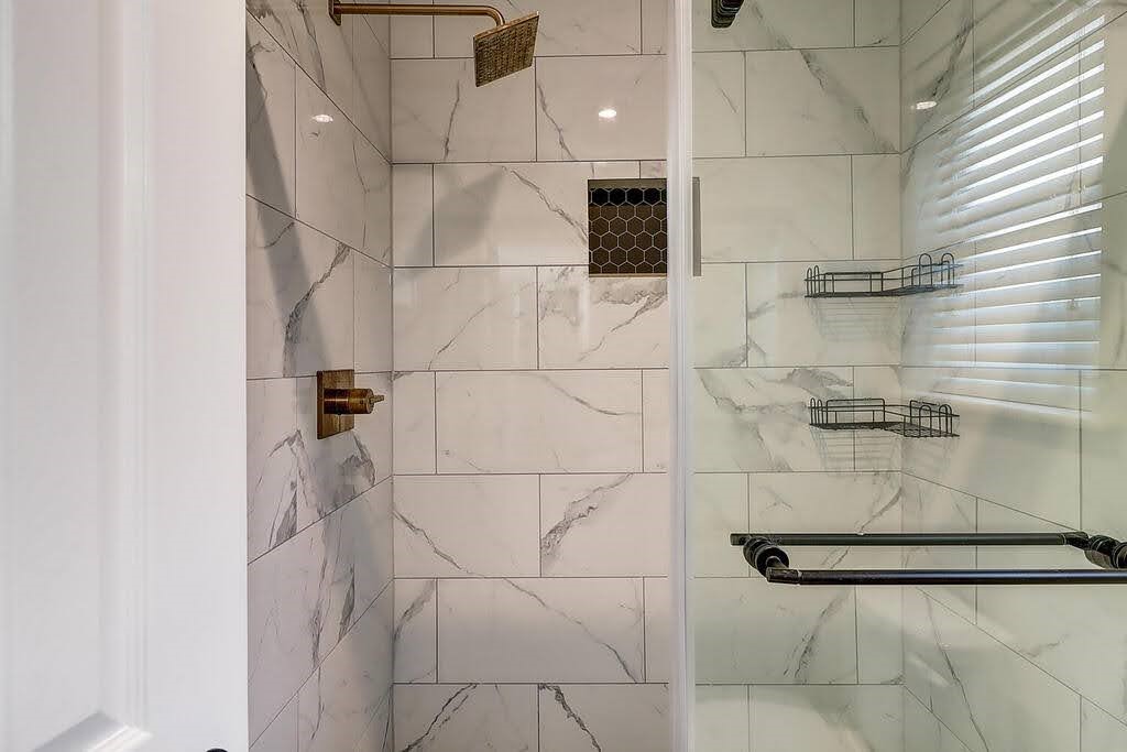 7034 Powderhorn Court Corpus Christi, TX 78413 - Photo 23 of 38 a bathroom with a shower