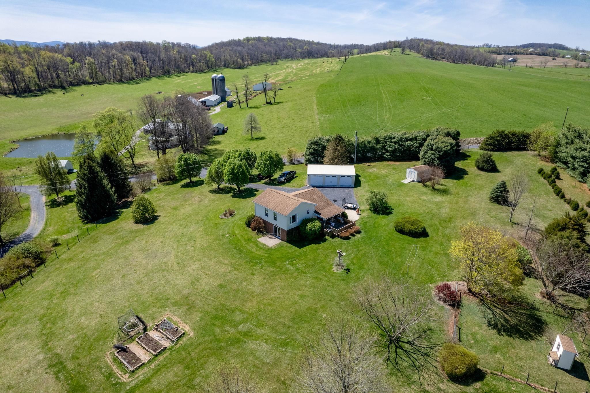 1075 Chestnut Ridge Road Staunton, VA 24401 - Photo 33 of 58