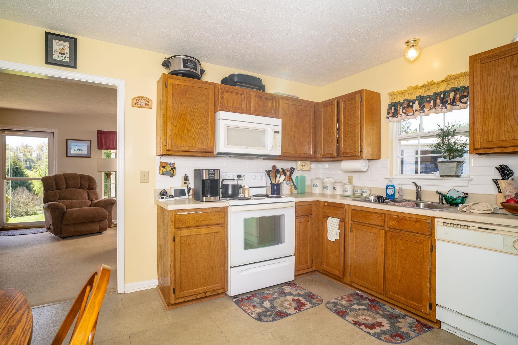 1075 Chestnut Ridge Road Staunton, VA 24401 - Photo 4 of 58