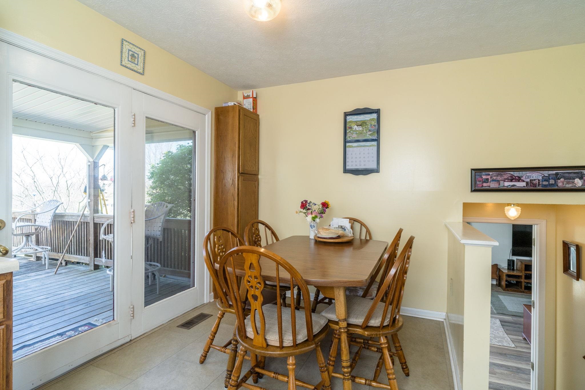 1075 Chestnut Ridge Road Staunton, VA 24401 - Photo 5 of 58