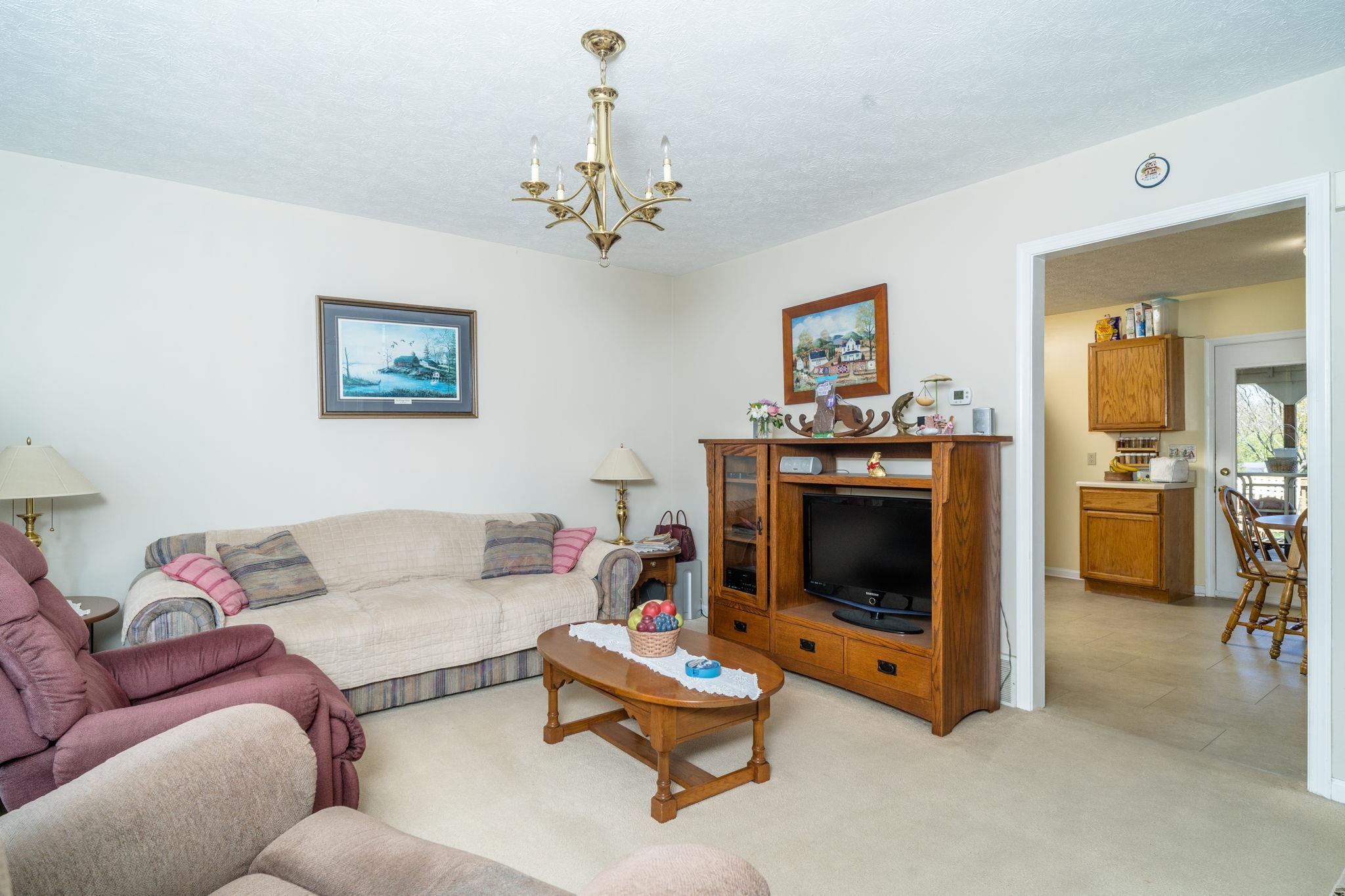 1075 Chestnut Ridge Road Staunton, VA 24401 - Photo 6 of 58