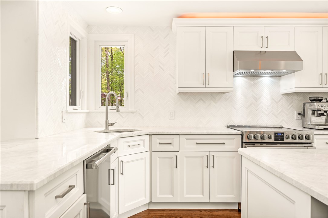 12 Hazel Point Road Smithfield, RI 02917 - Photo 11 of 47