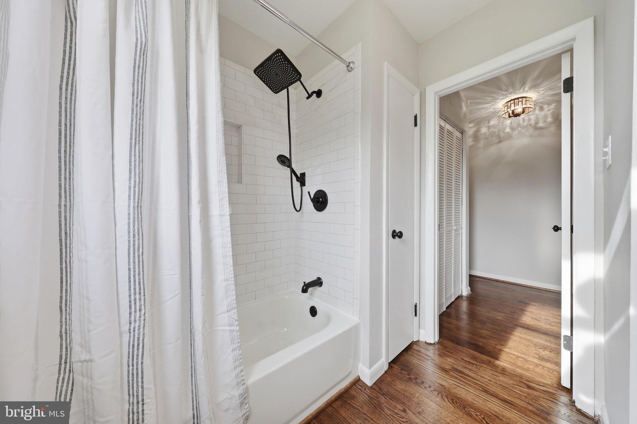 13819 Broadfording Church Road Hagerstown, MD 21740 - Photo 21 of 39 Hall Bathroom