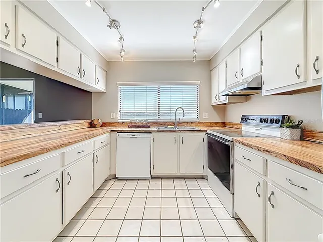 $260,000 | 9209 Seminole Boulevard, Unit 32, Seminole, FL 33772