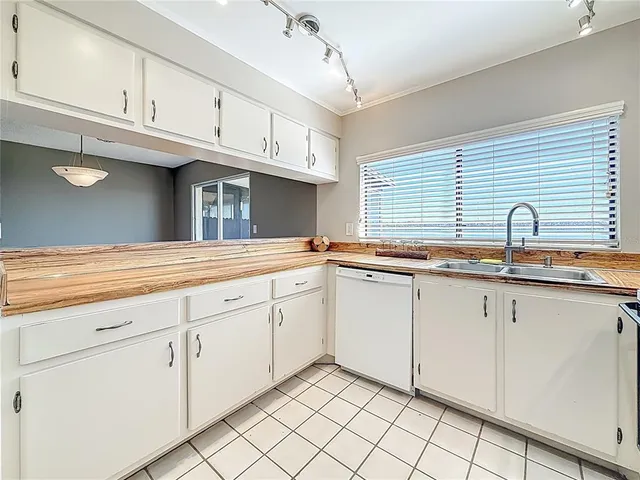 $260,000 | 9209 Seminole Boulevard, Unit 32, Seminole, FL 33772