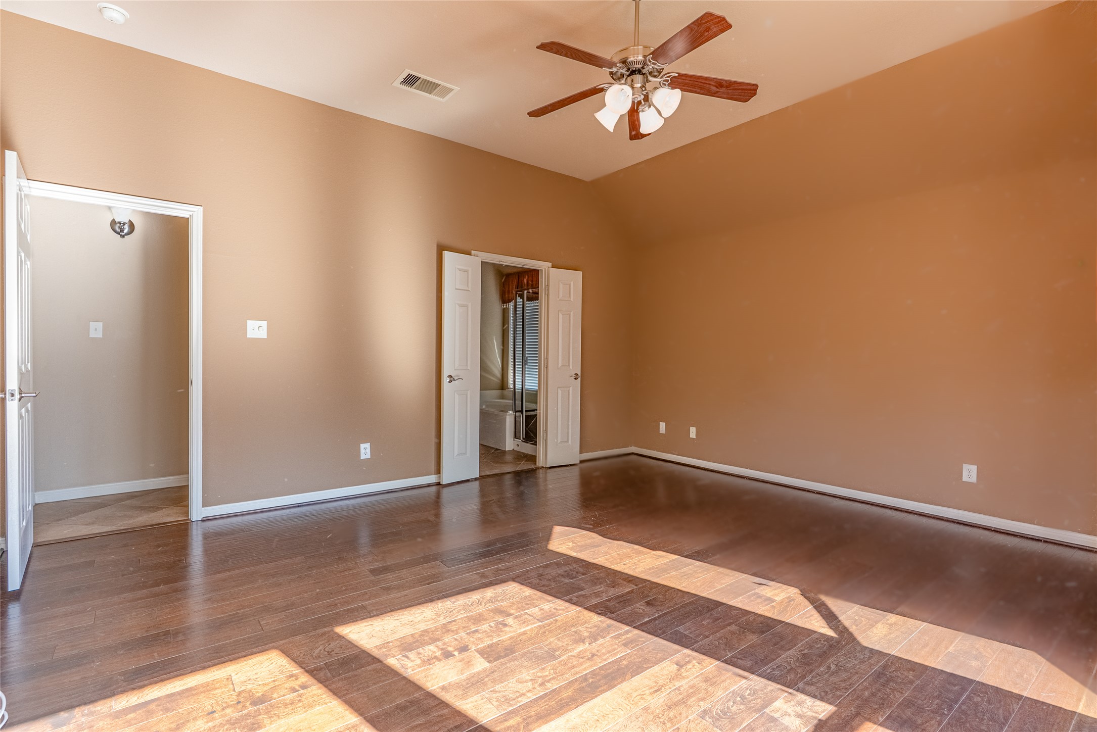 2725 Highland Trail Leander, TX 78641 - Photo 19 of 30 Large owner's suite.