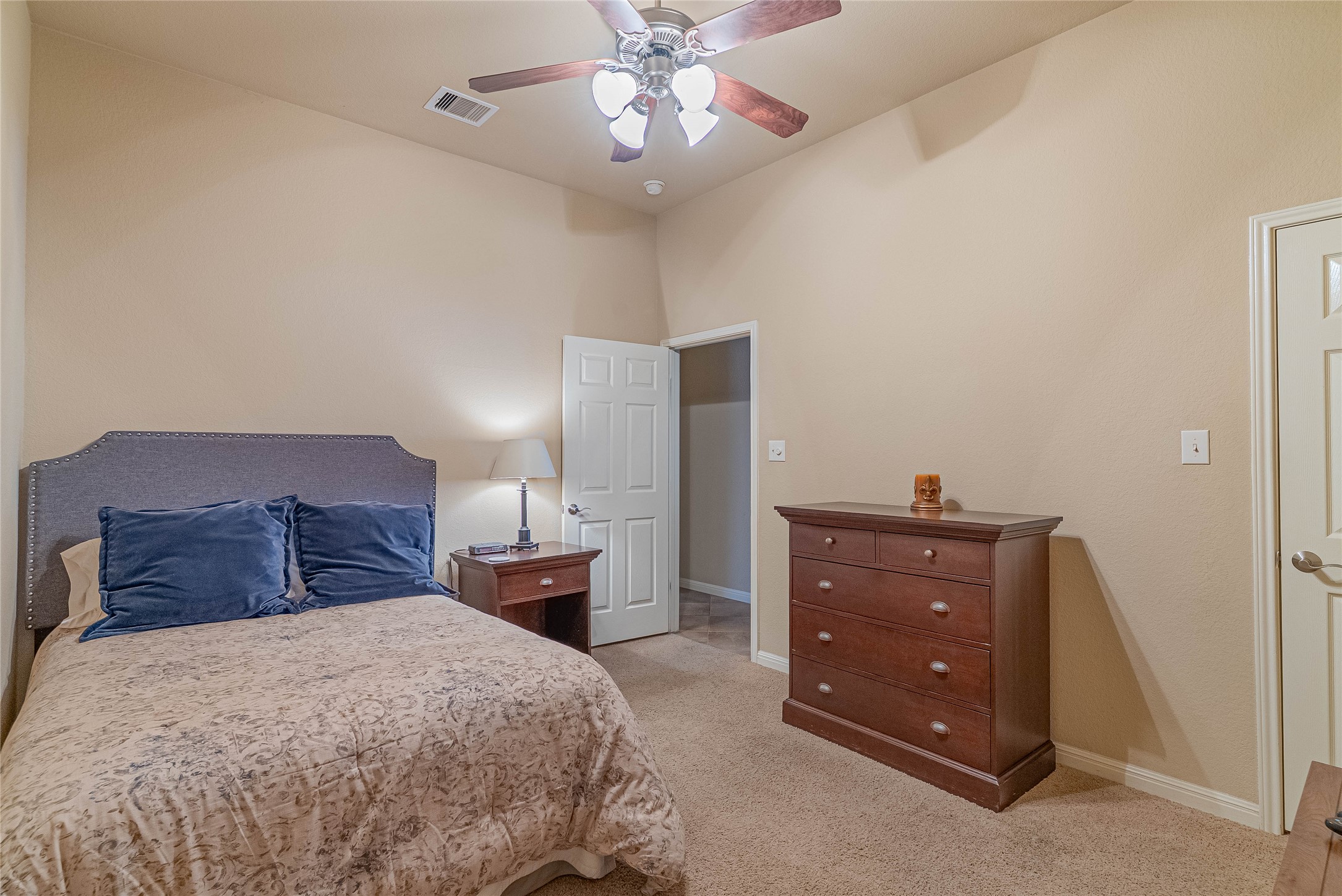 2725 Highland Trail Leander, TX 78641 - Photo 26 of 30 Bedroom #3 is beautiful and has great closet space.