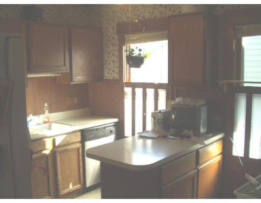 114 Phoenix Terrace Springfield, MA 01104 - Photo 5 of 6