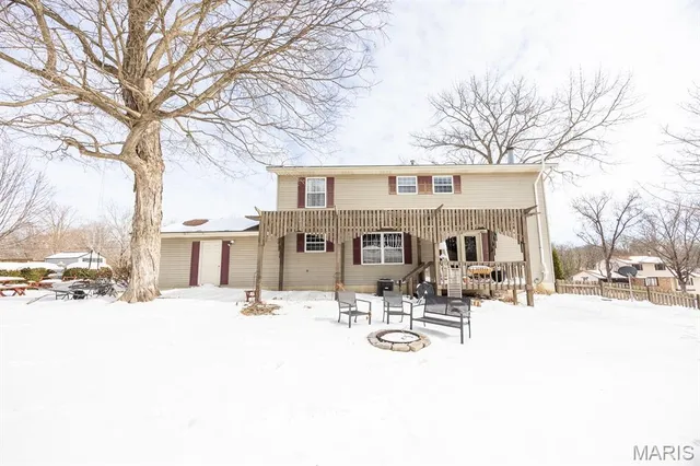 $275,000 | 4800 Brecht Lane, Godfrey, IL 62035