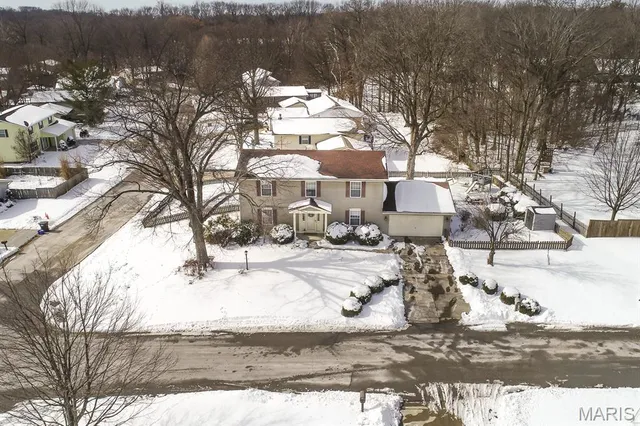 $275,000 | 4800 Brecht Lane, Godfrey, IL 62035