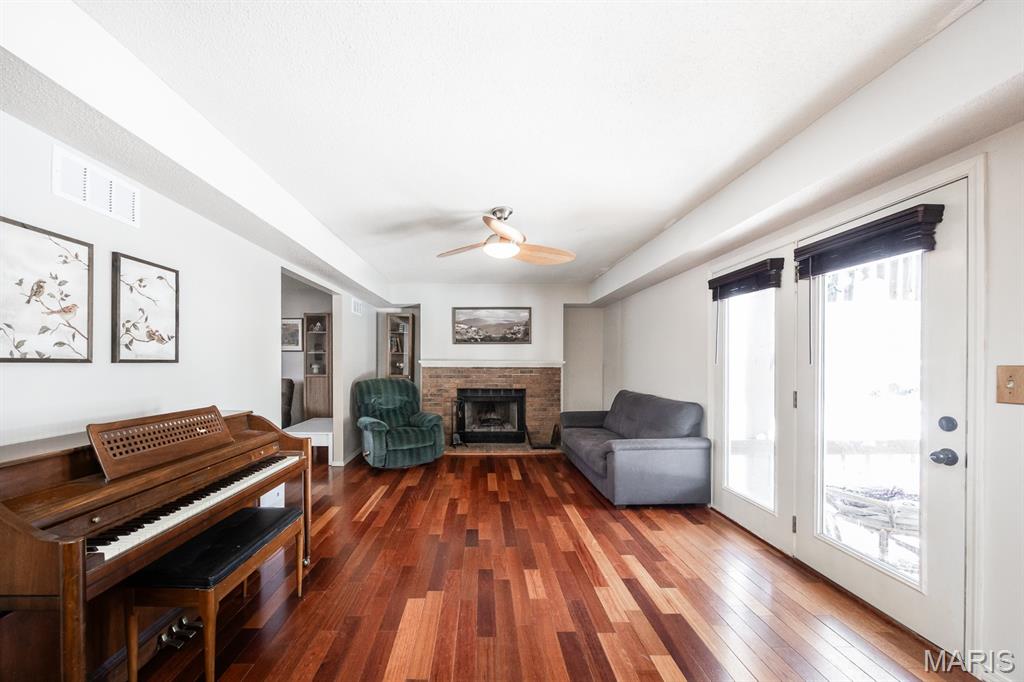 4800 Brecht Lane Godfrey, IL 62035 - Photo 9 of 38