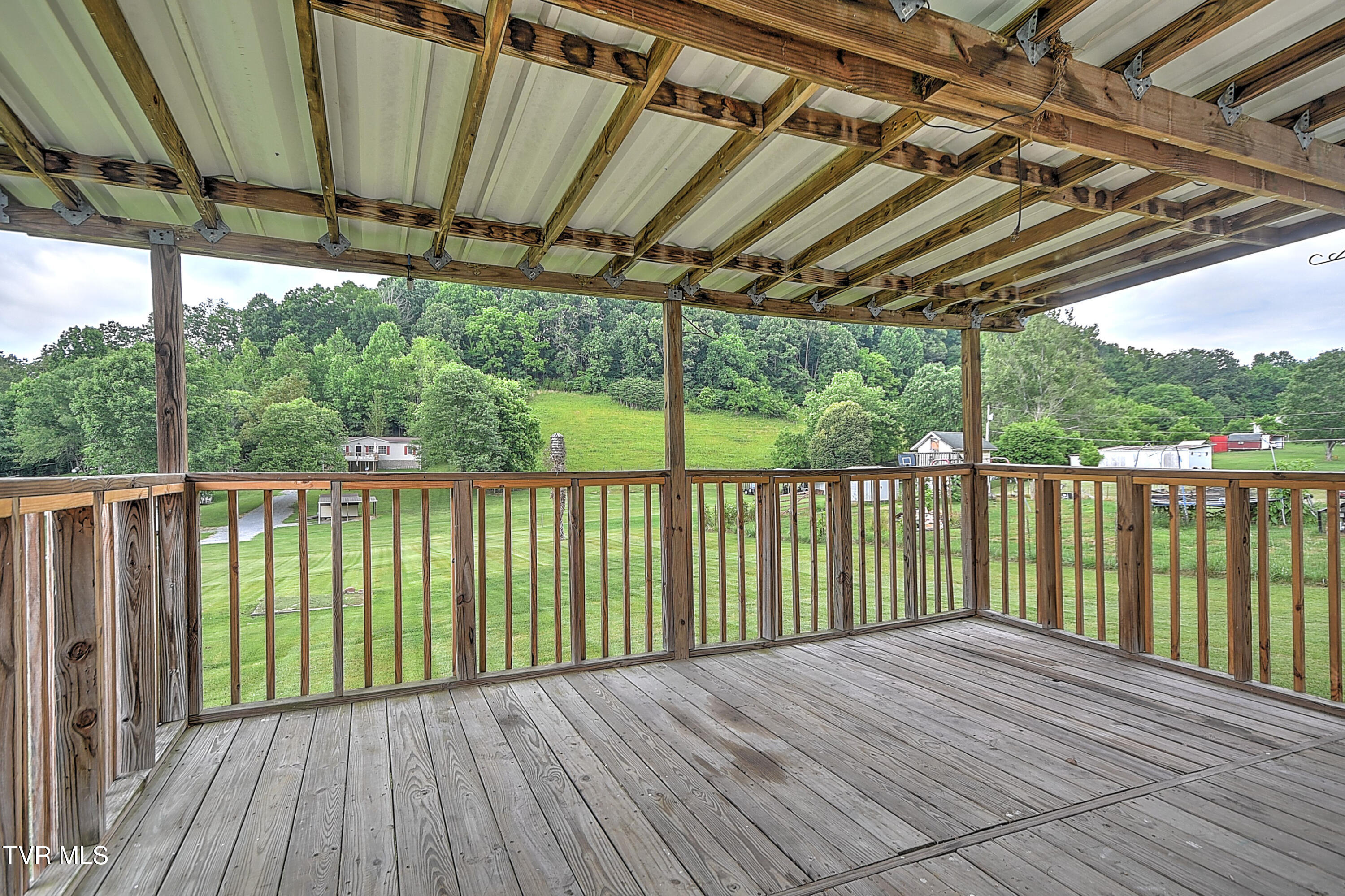 1117 Hunting Hill Road Piney Flats, TN 37686 - Photo 25 of 30 A6AE2644-86A5-4629-87BB-C22F4919A2AC
