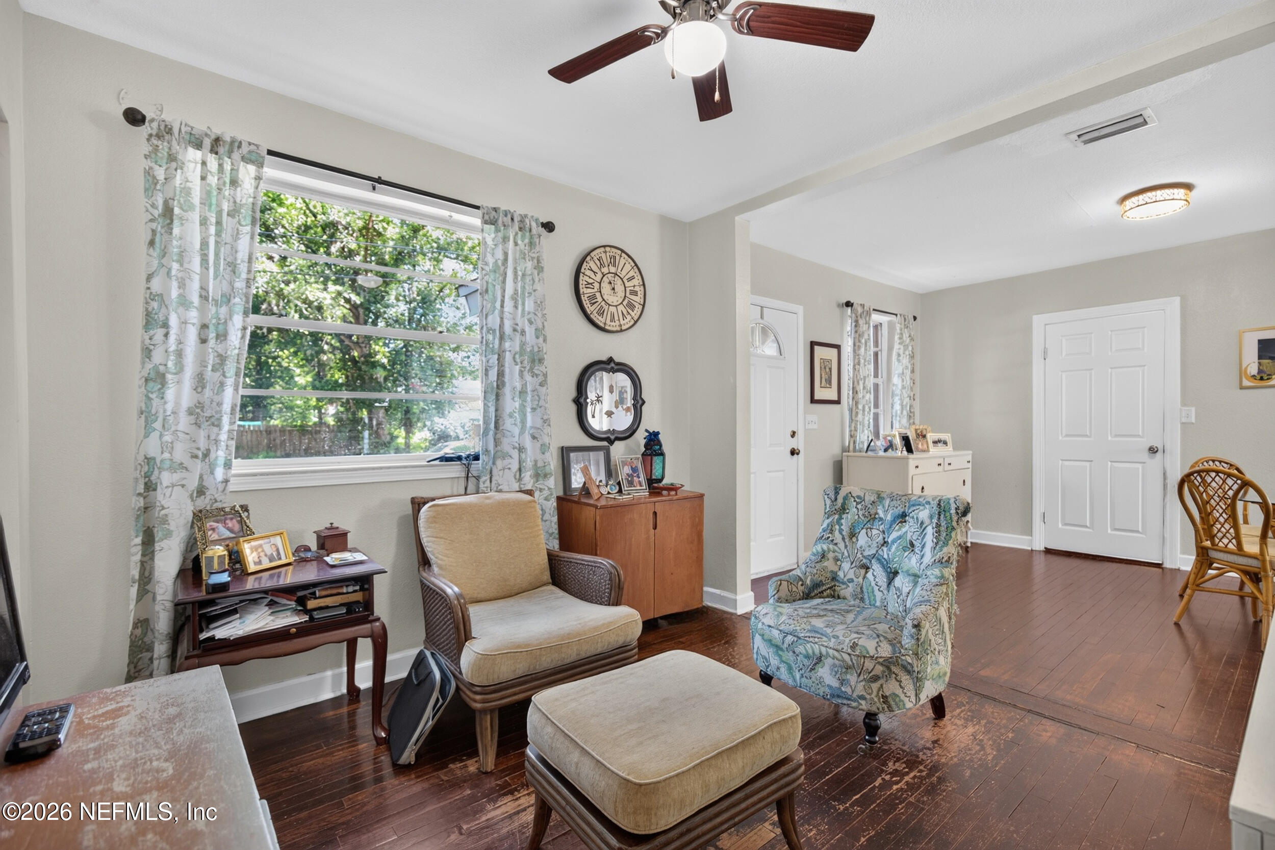 3308 Sheridan Road Jacksonville, FL 32207 - Photo 8 of 50 3_living 2