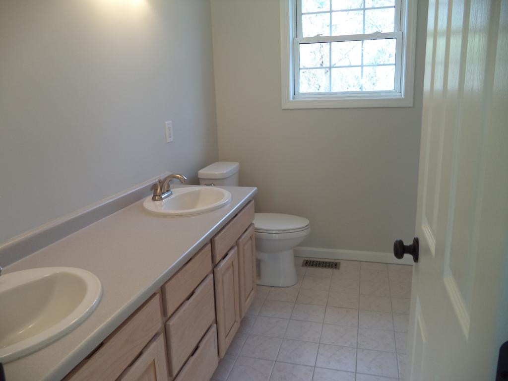 109 High Range Road Londonderry, NH 03053 - Photo 13 of 21 Gallery Image 13