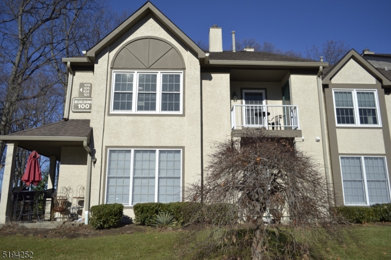105 Commons At Kingswood Drive, Unit 105, East Brunswick, NJ 08816