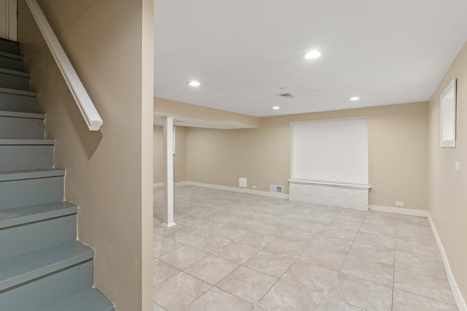 5345 North Neva Avenue Chicago, IL 60656 - Photo 27 of 32 a view of an empty room