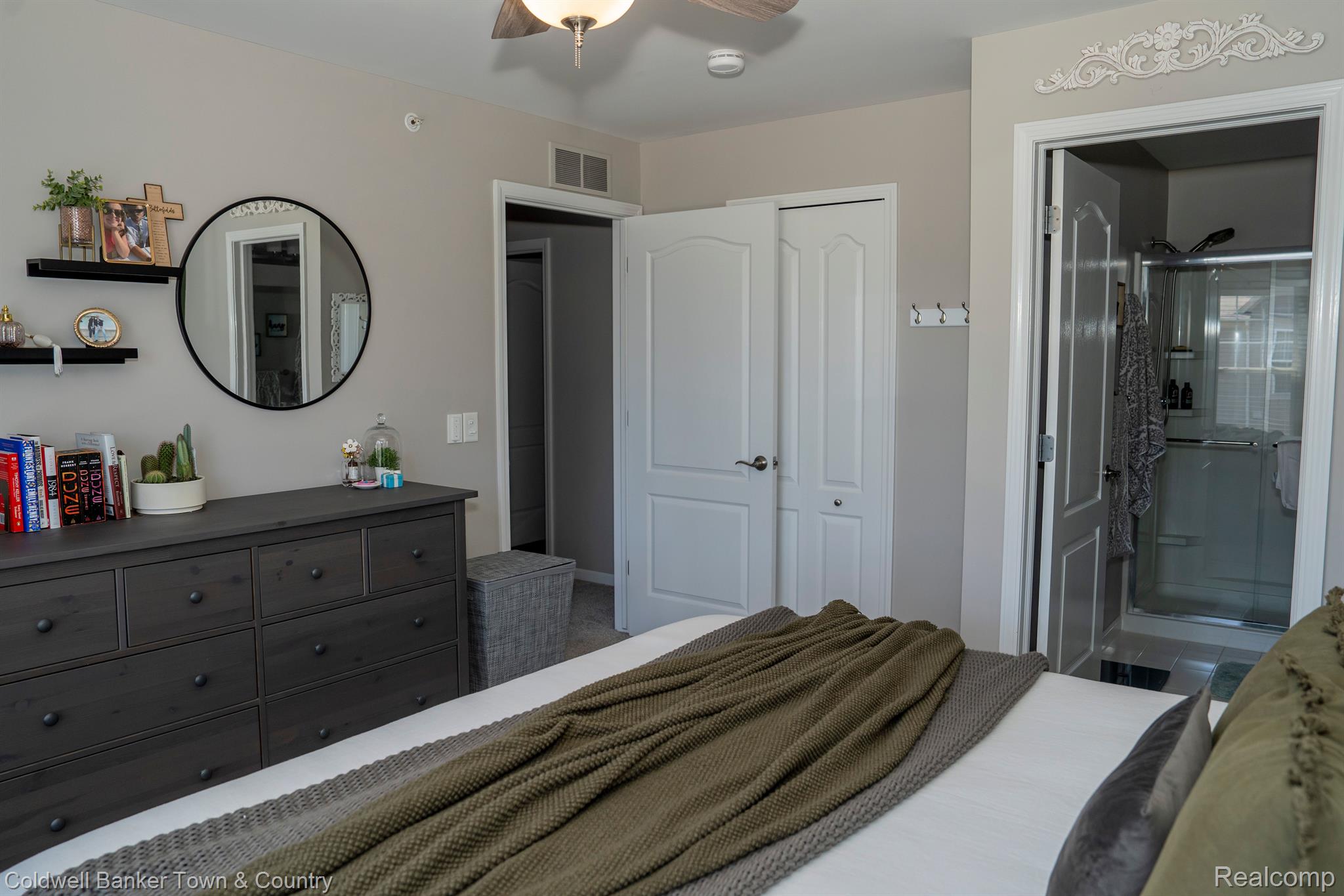 344 North Wixom Road Wixom, MI 48393 - Photo 15 of 22 Gallery Image 15