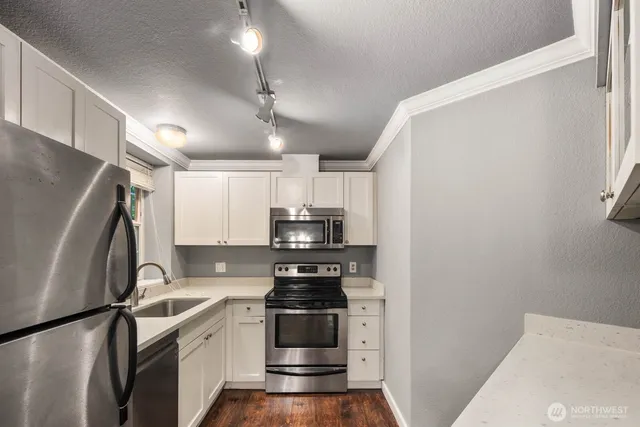 $324,999 | 23410 18th Avenue South, Unit F101, Des Moines, WA 98198