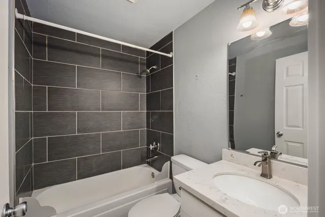 $324,999 | 23410 18th Avenue South, Unit F101, Des Moines, WA 98198