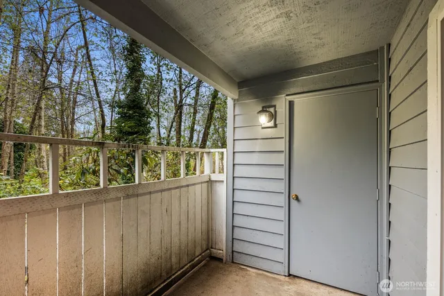 $324,999 | 23410 18th Avenue South, Unit F101, Des Moines, WA 98198